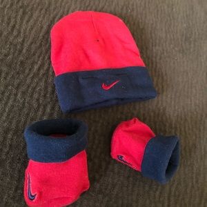 Baby bootie and hat set